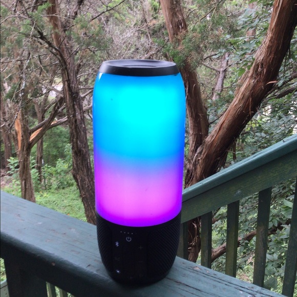 JBL PULSE 3//medium use//no busted speakers// - Picture 5 of 8